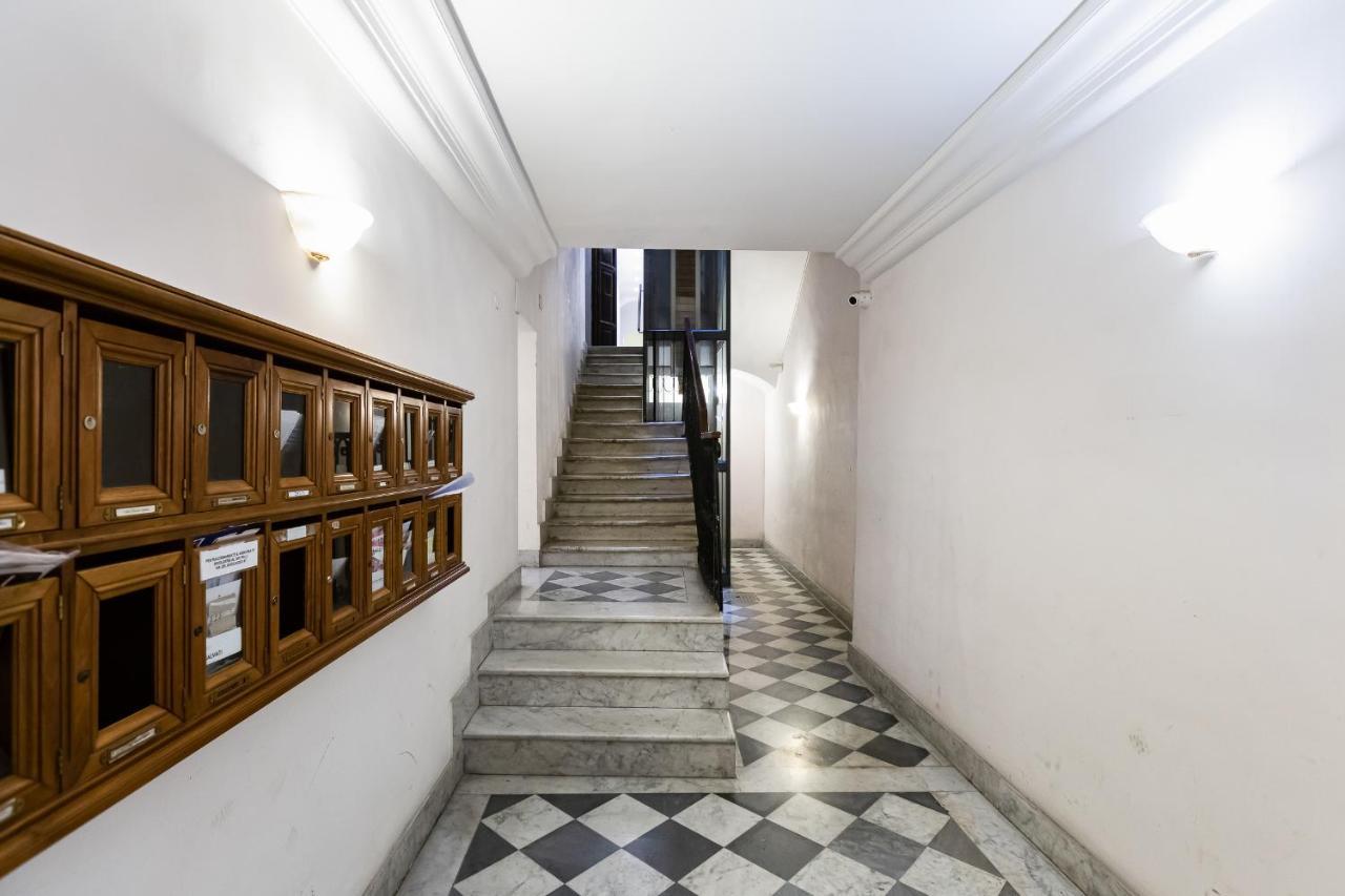 Trevi Fountain Modern Apartment Rom Eksteriør billede