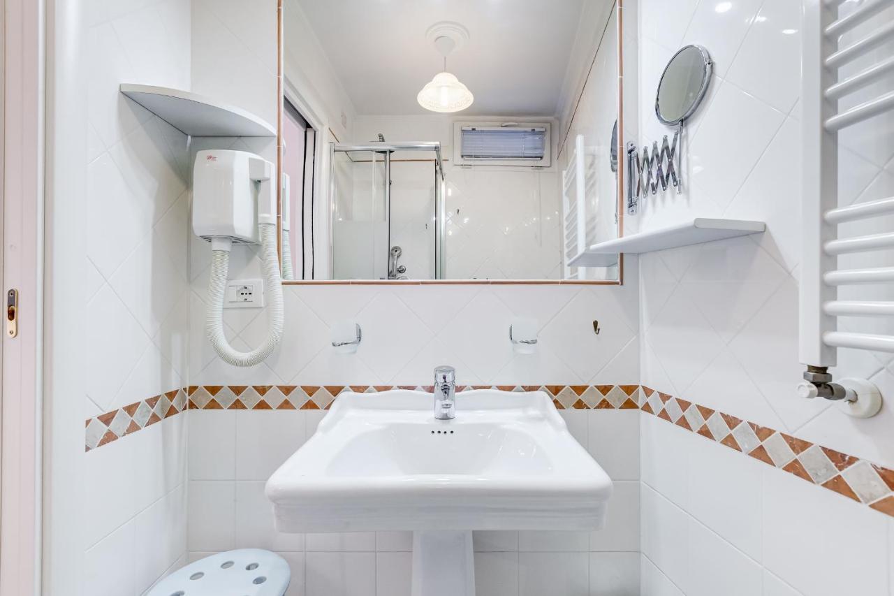 Trevi Fountain Modern Apartment Rom Eksteriør billede